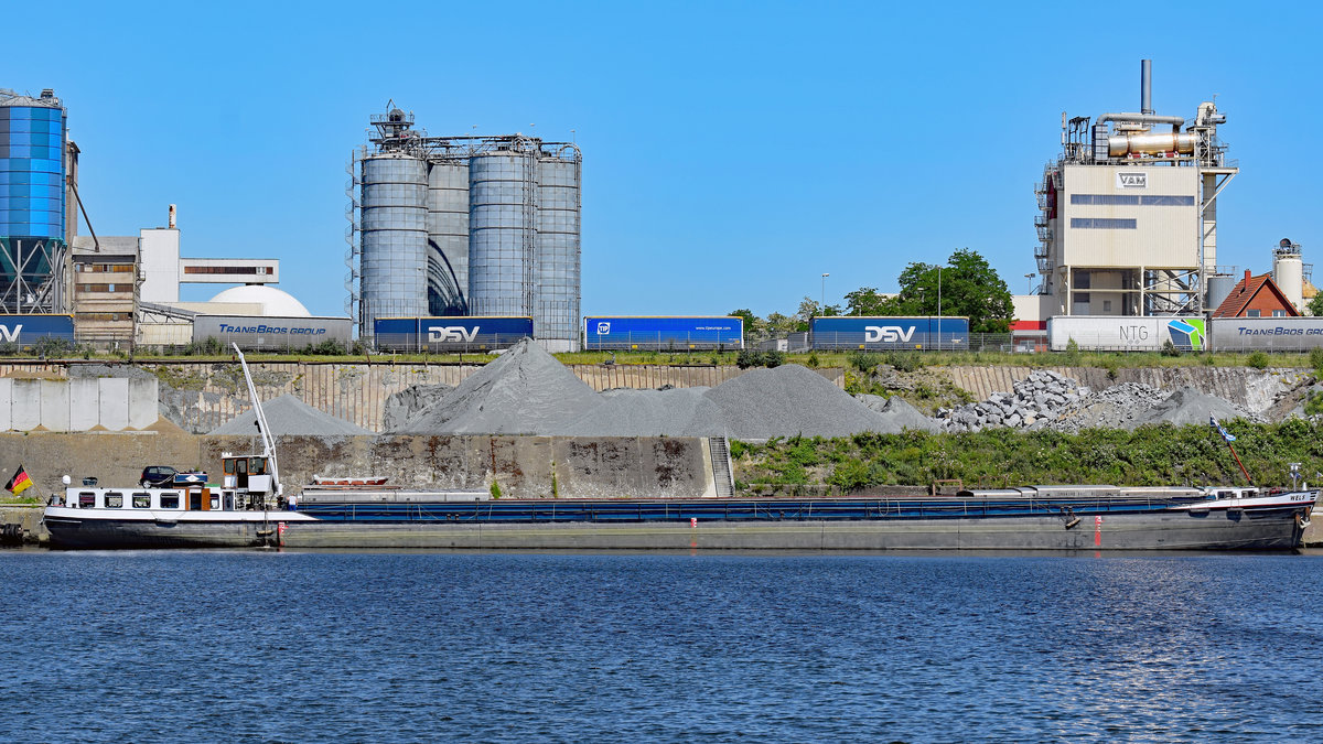 Gütermotorschiff (GMS) WELS (ENI 02313771) am 15.06.2020 im Hafen von Lübeck, Lehmannkai 3