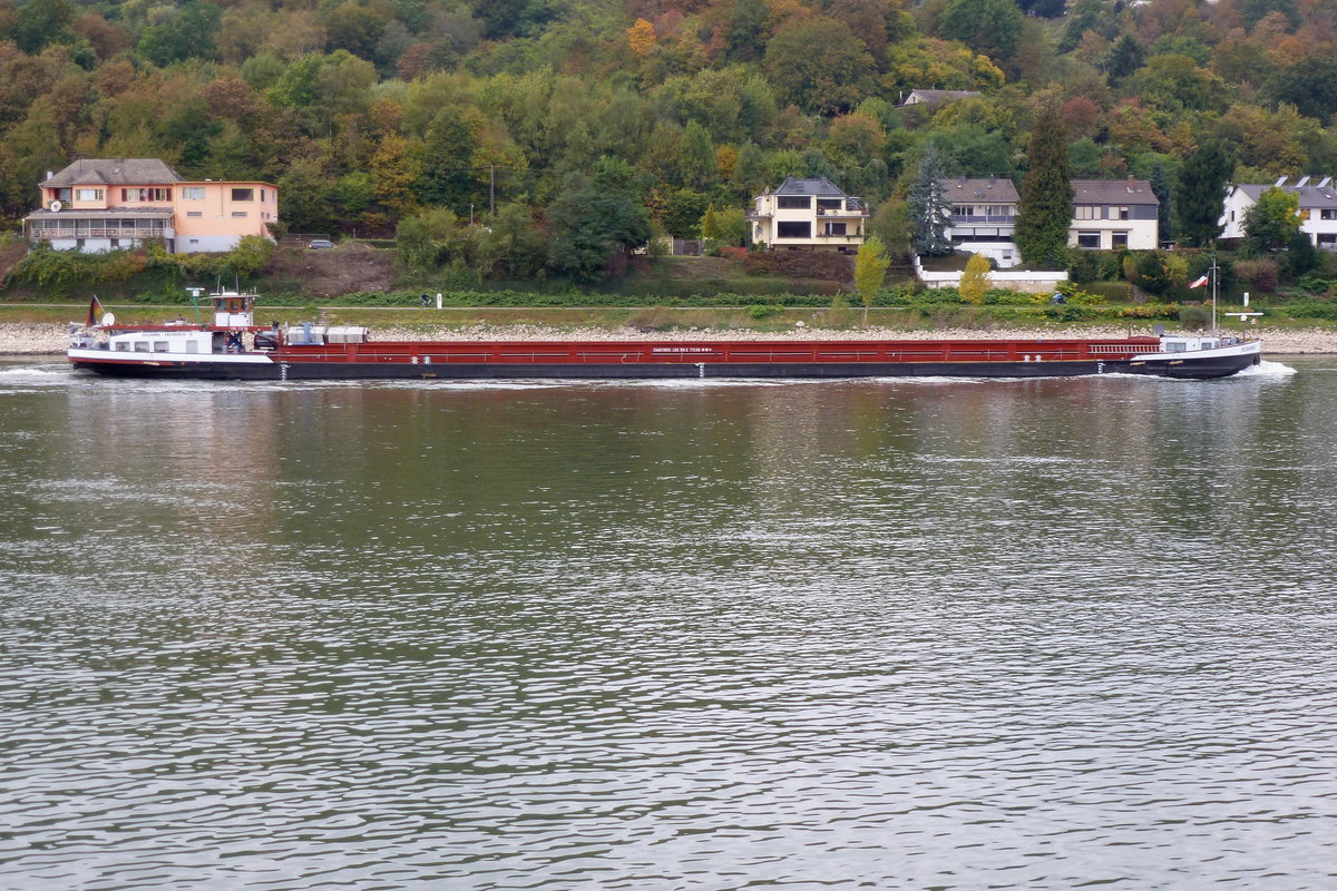 Gütermotorschiff Susanne-Eberbach, Flagge: Deutschland, Baujahr: 1936. Talfahrt auf dem Rhein bei Unkel. Aufnahmedatum: 17.10.2016