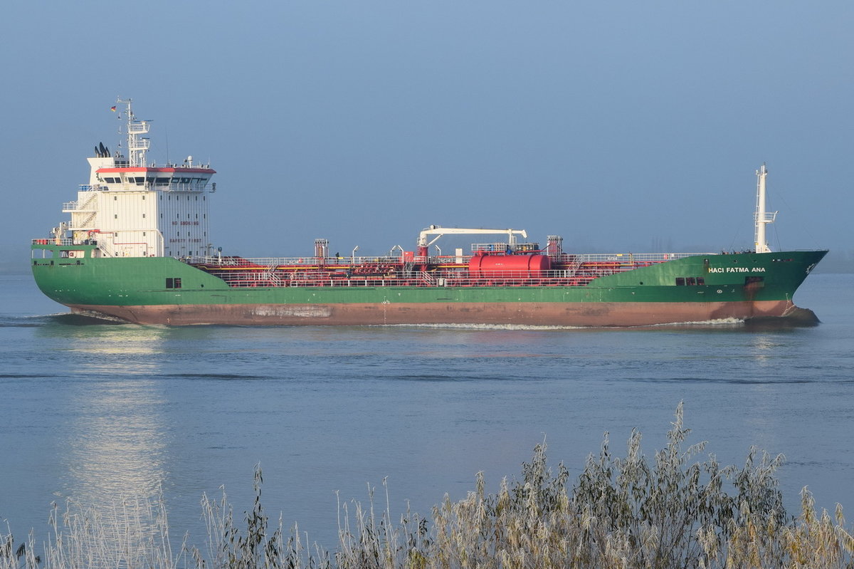 HACI FATMA ANA , Tankschiff , IMO 9458195 , Baujahr 2011 , 123.25 x 17.00 m , 12.11.2016 Grünendeich