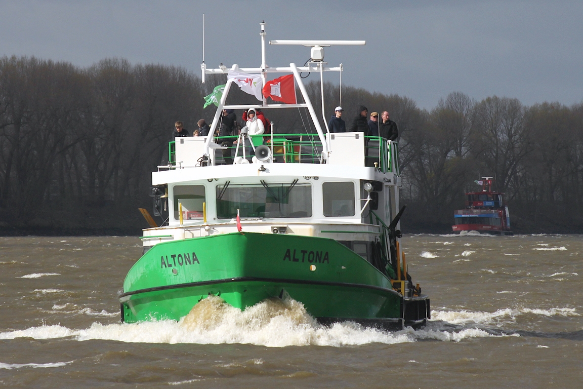 Hadag Hafenf�hre ALTONA (ENI 05111890) (H6024); Eigner/Betreiber: Hadag; Datum: 06.04.2026; Aufnahmeort: Elbe/Hafen Hamburg, Deutschland.