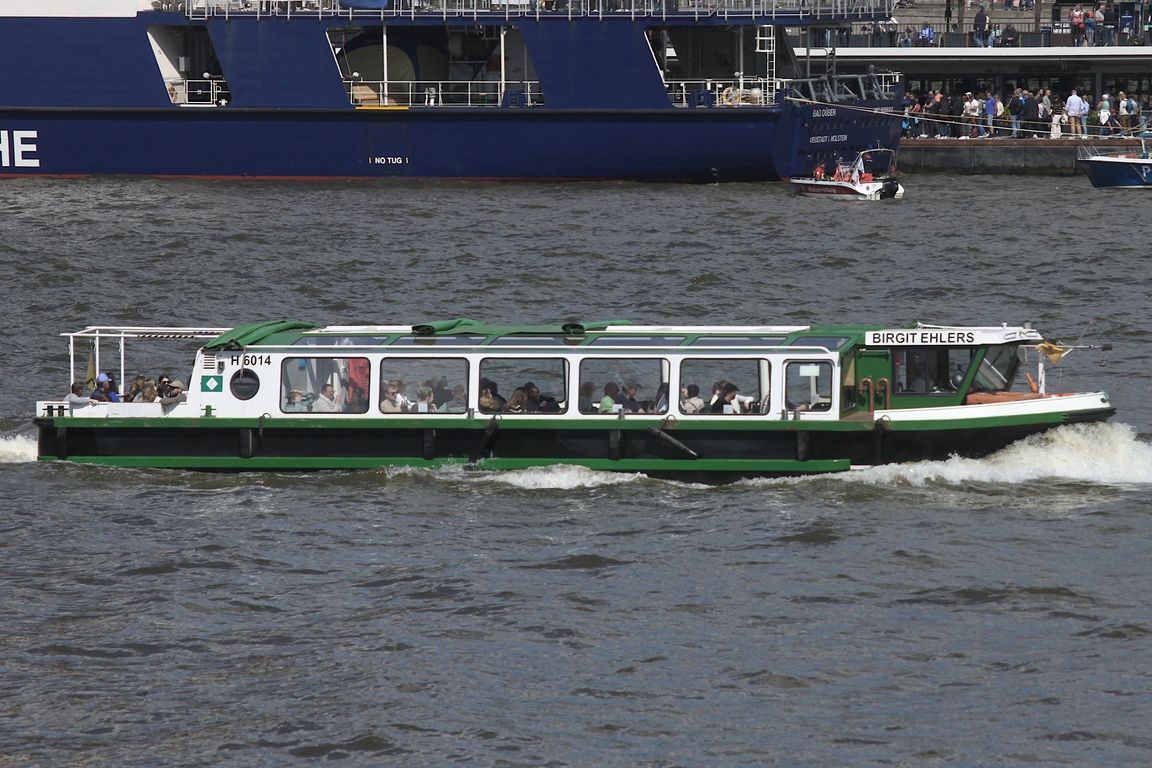 Hafenbarkasse BIRGIT EHLERS (H-6014); Eigner/Betreiber: Ehlers; Datum: 09.05.2026; Aufnahmeort: Elbe/Hafen Hamburg, Deutschland. Das Bild entstand anl�sslich des 837. Hafengeburtstags.