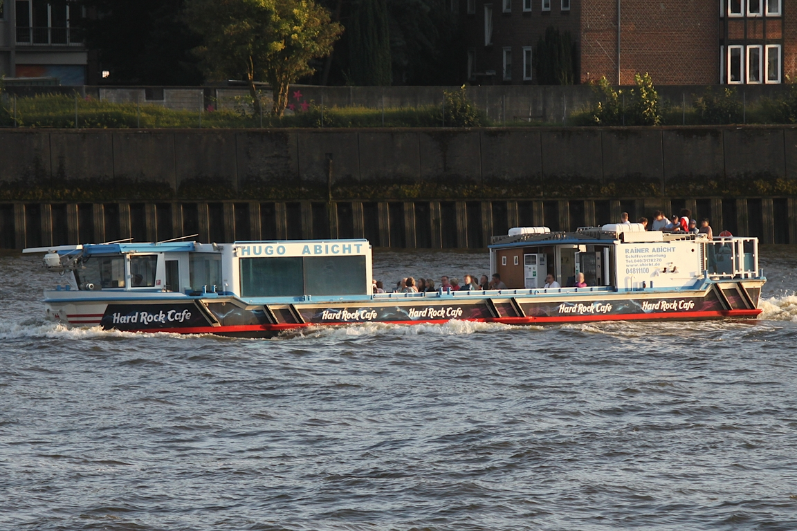 Hafenbarkasse HUGO ABICHT (ENI 04811100); Eigner/Betreiber: Reederei Rainer Abicht; Datum: 08.08.2025; Aufnahmeort: Elbe/Hafen Hamburg, Deutschland.