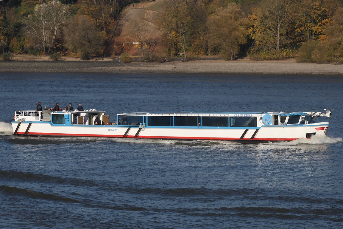Hafenbarkasse  KLEIN ERNA (ENI 04804610); Eigner/Betreiber: Reederei Abicht; Datum: 06.11.2025; Aufnahmeort: Elbe/Hafen Hamburg, Deutschland.