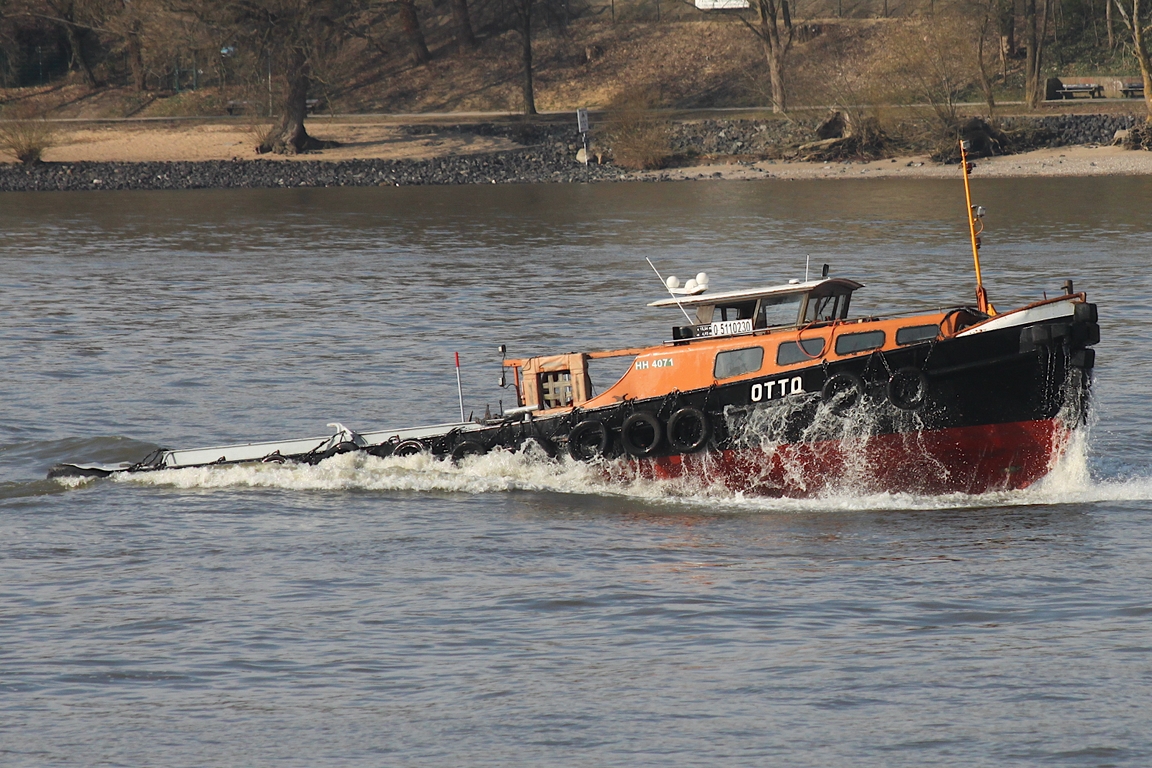 Hafenbarkasse OTTO (ENI 05110230); Datum: 19.03.2026; Aufnahmeort: Elbe/Hafen Hamburg, Deutschland.