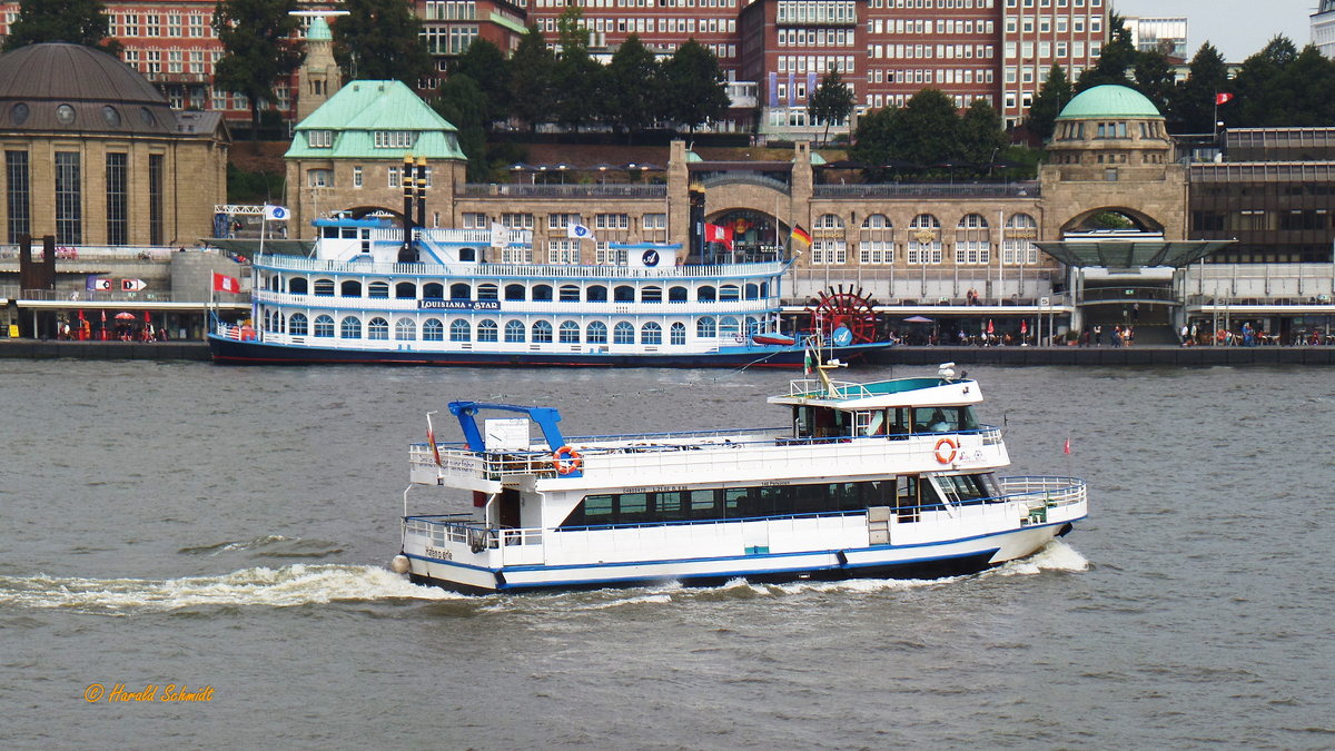 HAFENPERLE (ENI 04803470)am 1.9.2016, Hamburg, Elbe vor den Landungsbrücken / 

Ex-Namen: FÖRDE PRINCESS (2003-2015),  K. PRENS (1999-2003) /
Fahrgastschiff / Lüa 21 m, B 7 m, Tg 1,2 m / 2 Diesel, MAN, 660 kW (900 PS) / 140 Pass. / gebaut 1999 in der Türkei / Eigner: Elbe Erlebnistörns, Hamburg /

