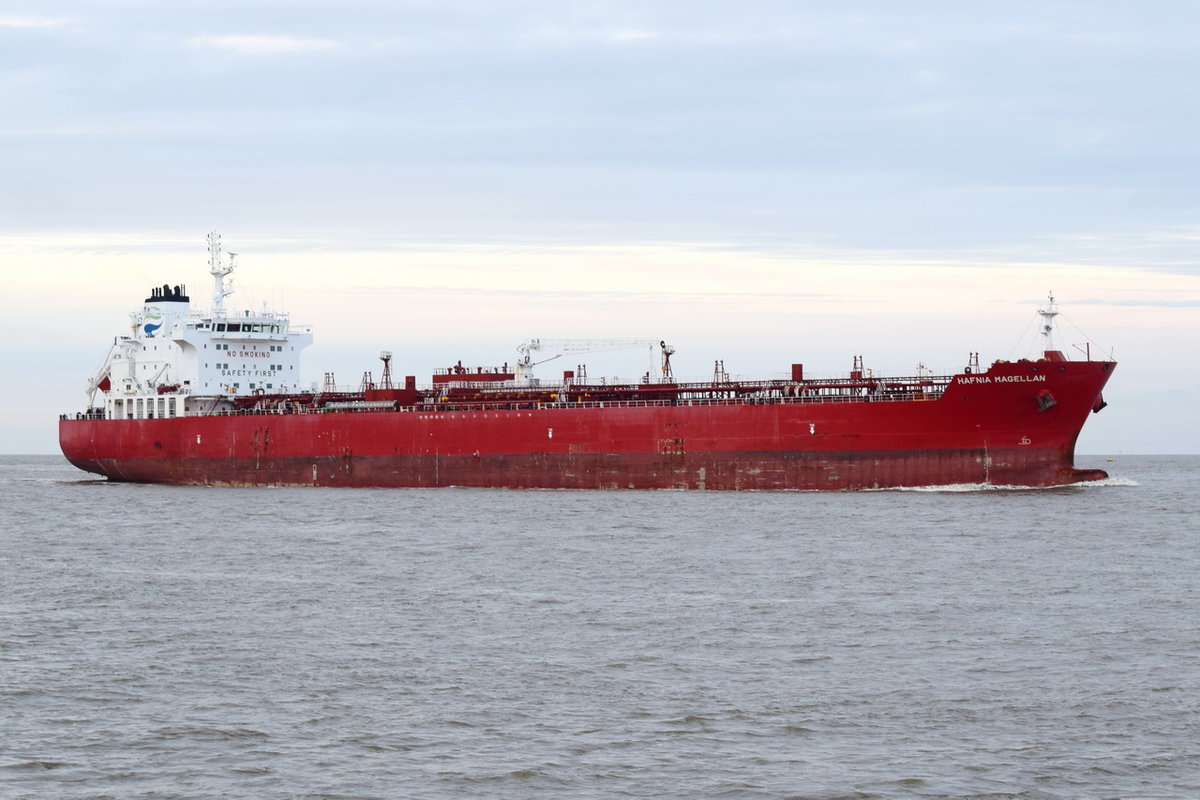 HAFNIA MAGELLAN , Tanker , IMO 9725615 , Baujahr 2015 , 184 x 28 m , 19.03.2020 , Cuxhaven