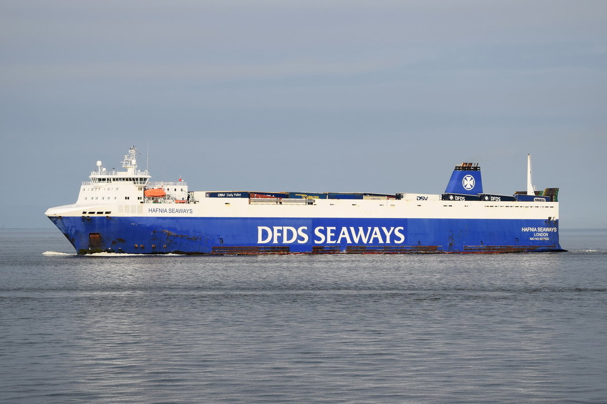 HAFNIA SEAWAYS , Ro-Ro-Frachtschiff , IMO 9357602 . Baujahr 2008 , 324 TEU , 187.1 × 26.5m , 15.05.2017  Cuxhaven