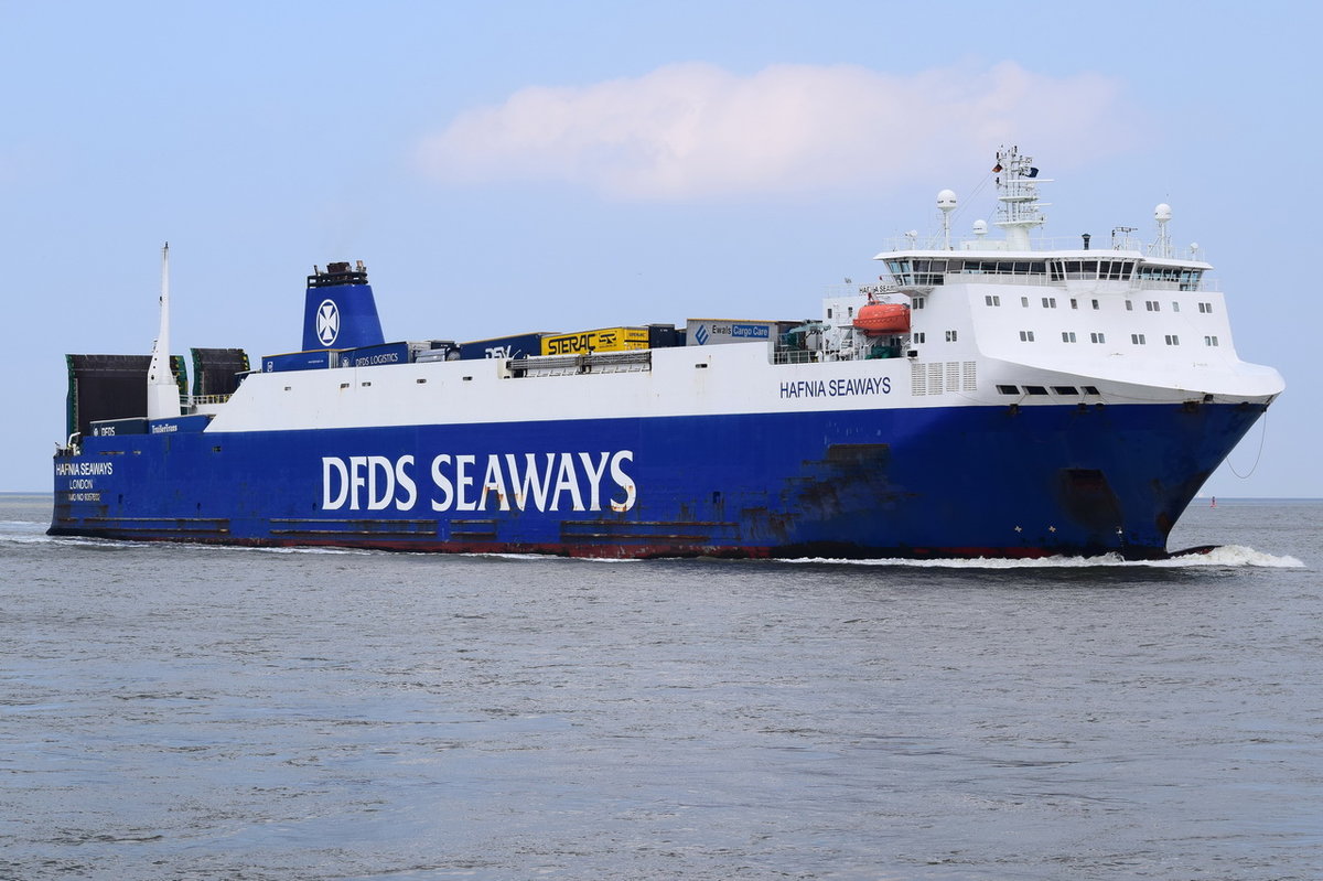 HAFNIA SEAWAYS ,Fahrzeugtranspoter , IMO 9357602 , Baujahr 2008 , 324 TEU , 187.1 × 26.5m , 20.05.2017  Cuxhaven