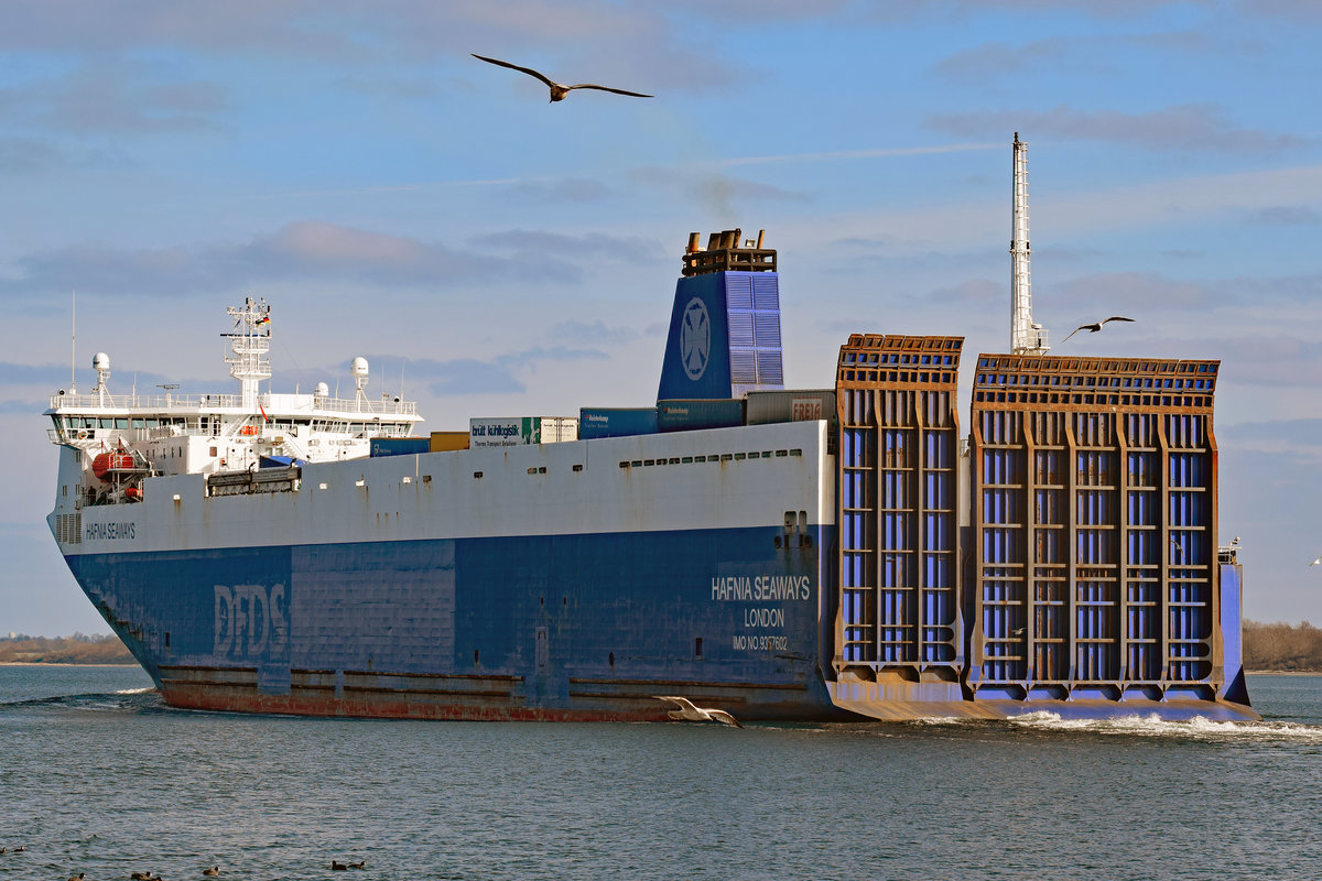 HAFNIA SEAWAYS (IMO 9357602) am 18.02.2018 Lübeck-Travemünde auslaufend