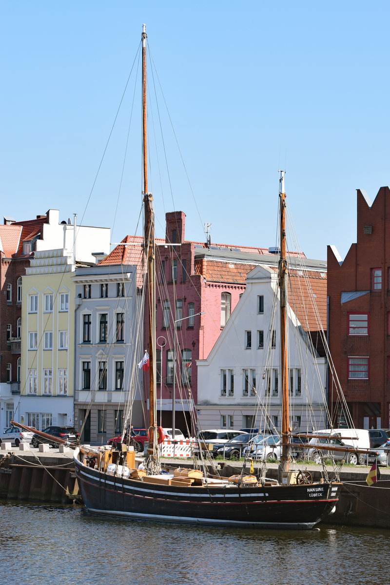 Haikutter HANSINE (FN 121) am 07.05.2020 in Lübeck