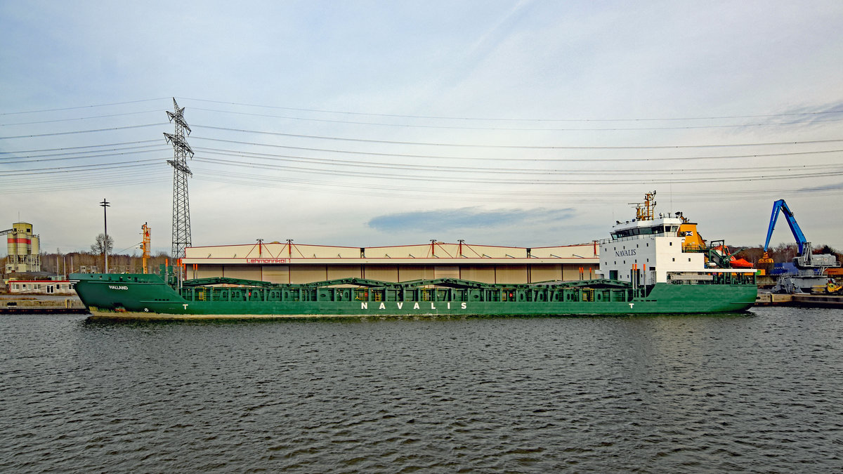HALLAND (IMO 9436238) am 11.1.2020 im Hafen von Lübeck beim Lehmannkai 1