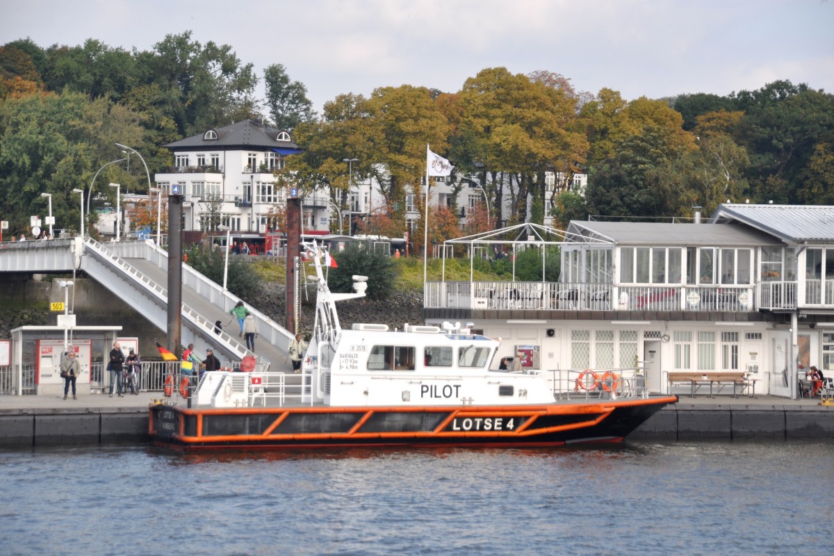 HAMBURG, 07.10.2013, Lotse 4 am Anleger Teufelsbrück