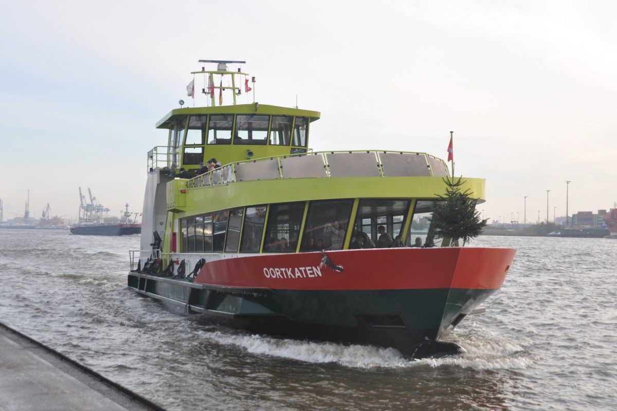 HAMBURG, 07.12.2012, Hafenfähre Oortkaten am Anleger Neumühlen