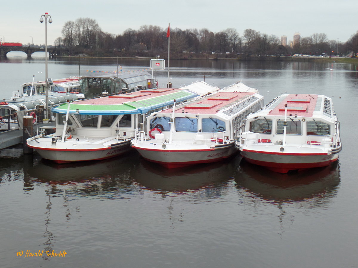 Hamburg am 19.12.2016: Winterruhe am Betriebshof der Alsterschiffahrt am Jungfernstieg