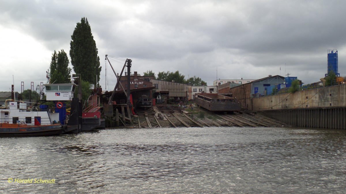 Hamburg am 20.6.2014: M.A. Flint-Werft im Reiherstieg