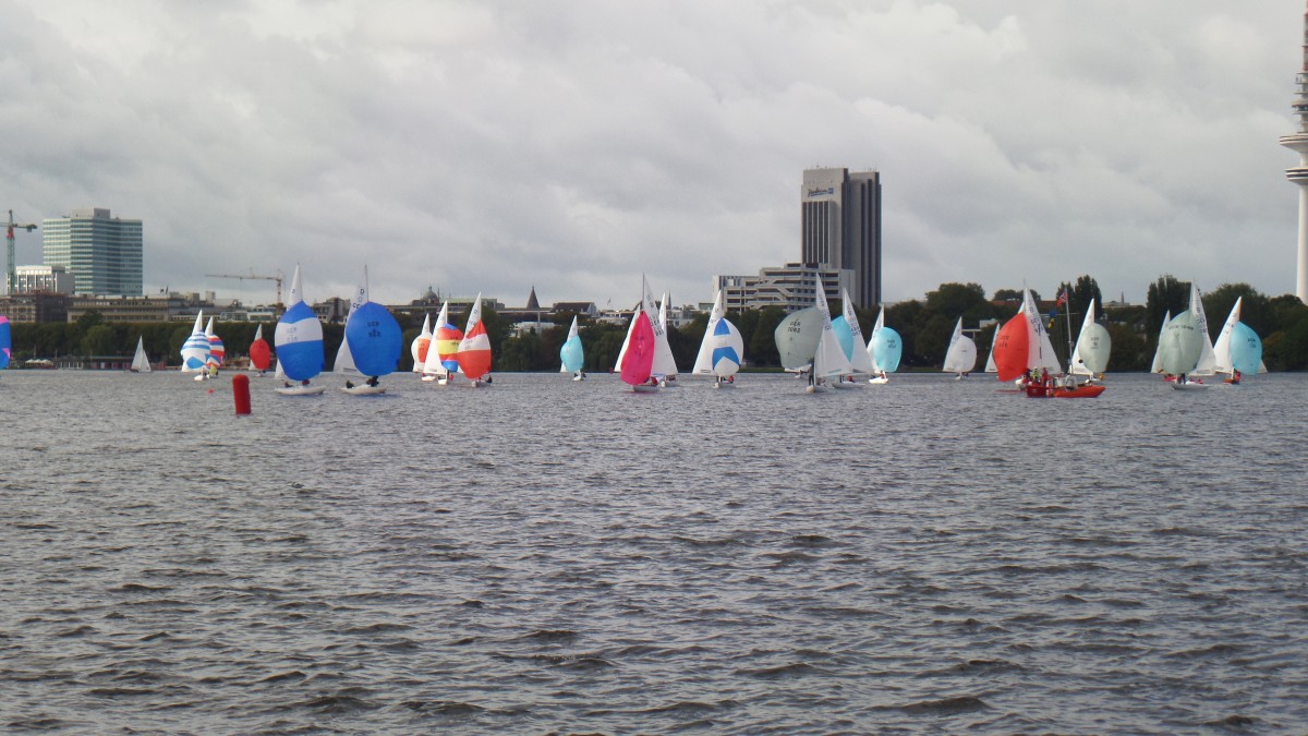 Hamburg am 20.9.2015: Regatta auf der Außenalster / 