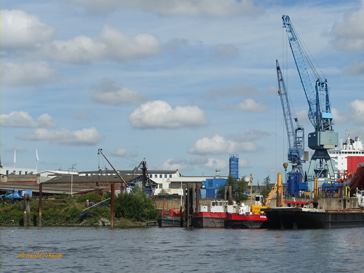 Hamburg am 9.8.2022: Flint-Werft im Reiherstieg von Süden gesehen