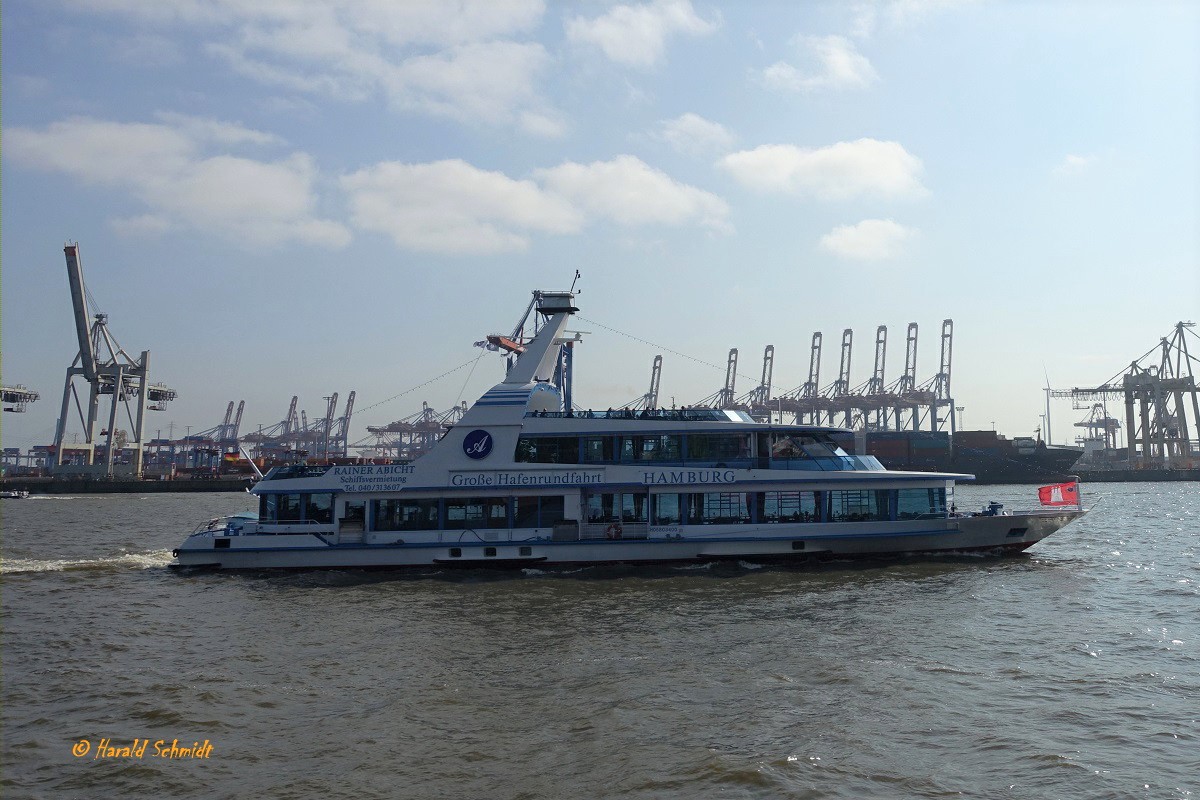 HAMBURG  (ENI 05803400) am  3.9.2021, Hamburg, Elbe Höhe Neumühlen /

Fluss-Fahrgastschiff / Lüa 55,50m, B 11,39m, Tg  1,6m / 2 x 314 KW, 427 PS, Antrieb: 2x  SRP 170 / 1995 bei Deutsche Binnenwerften GmbH, Tangermünde / Rainer Abicht Elbreederei Hamburg / Kap. 500 Pers.
