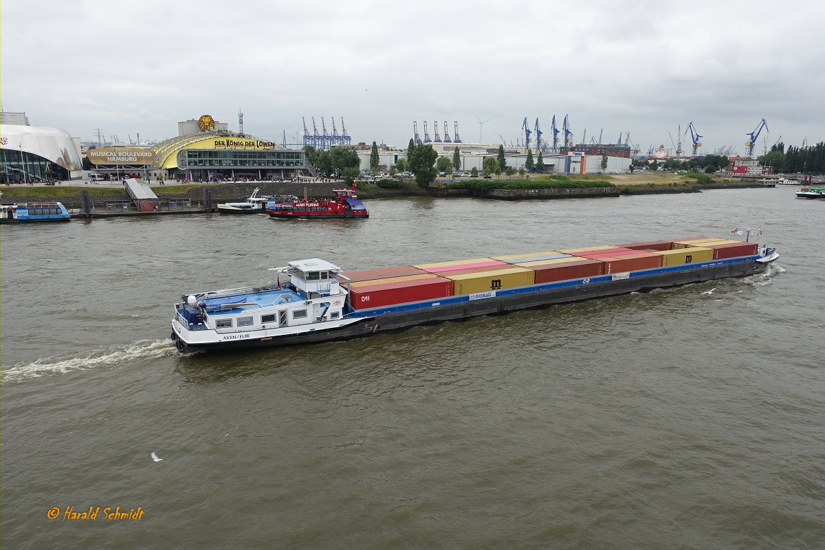 HANSE (ENI 04812620) am 17.4.2019, Hamburg, Elbe Höhe Steinwerder / 
GMS / Tonnage: 2177 t / Lüa 100 m, B 11,45 m, Tg 2,9 m / 2 Diesel, Caterpillar C 32, ges. 1.118 kW (1.520 PS), gebaut 2016 / Eigner: Wolf-Peter & Henning Jahn, Magdeburg / Flagge: Deutschland, Heimathafen: Aken/Elbe  / Besonderes: nimmt Fahrgäste mit, hierfür steht eine Gästekabine auf dem Achterschiff bereit /
