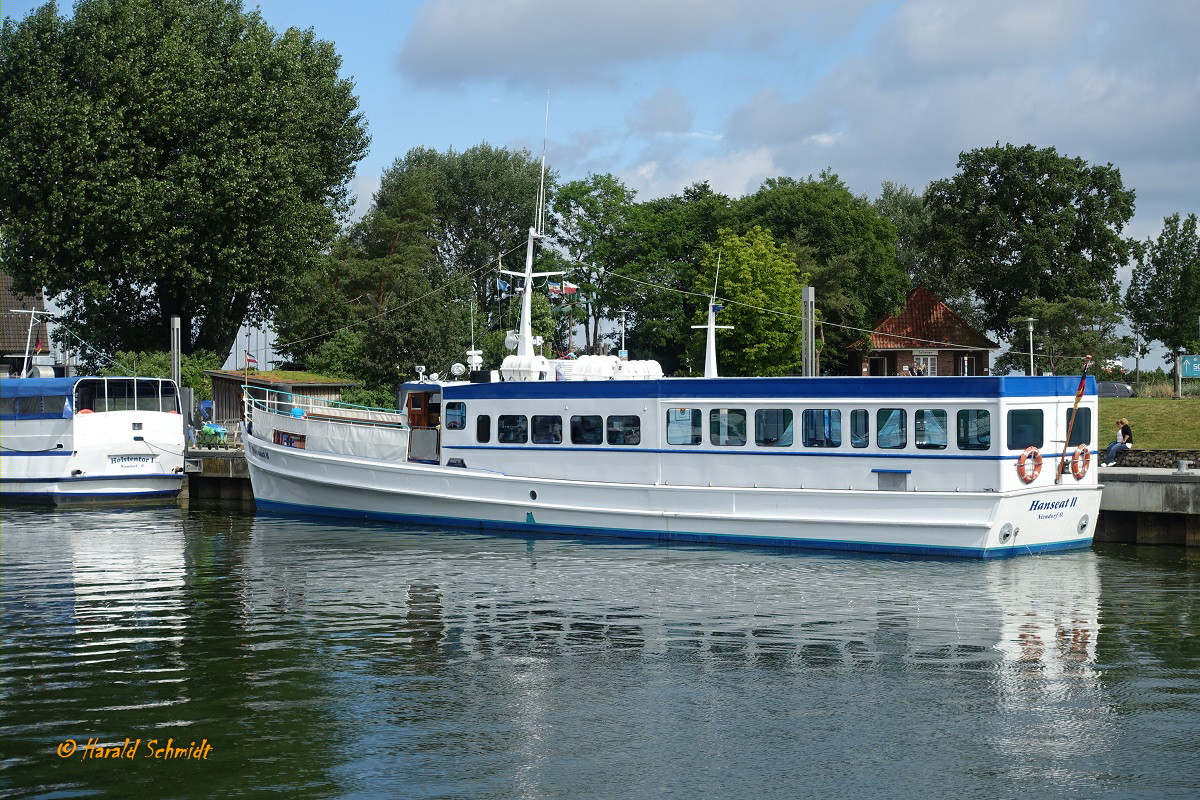 HANSEAT II am 1.7.2020, Liegeplatz Hafen Niendorf/O.  /
Ostsee-Bäderschiff / Lüa 28 m / Eigner: Reederei Belis, Niendorf/O., Flagge: D, Heimathafen: Niendorf/O.  /