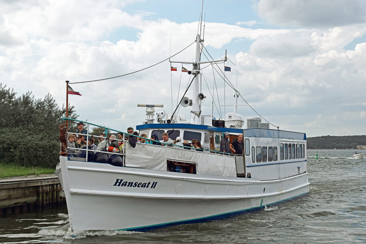 HANSEAT II im Hafen von Niendorf / Ostsee einlaufend. Aufnahme vom 05.08.2017