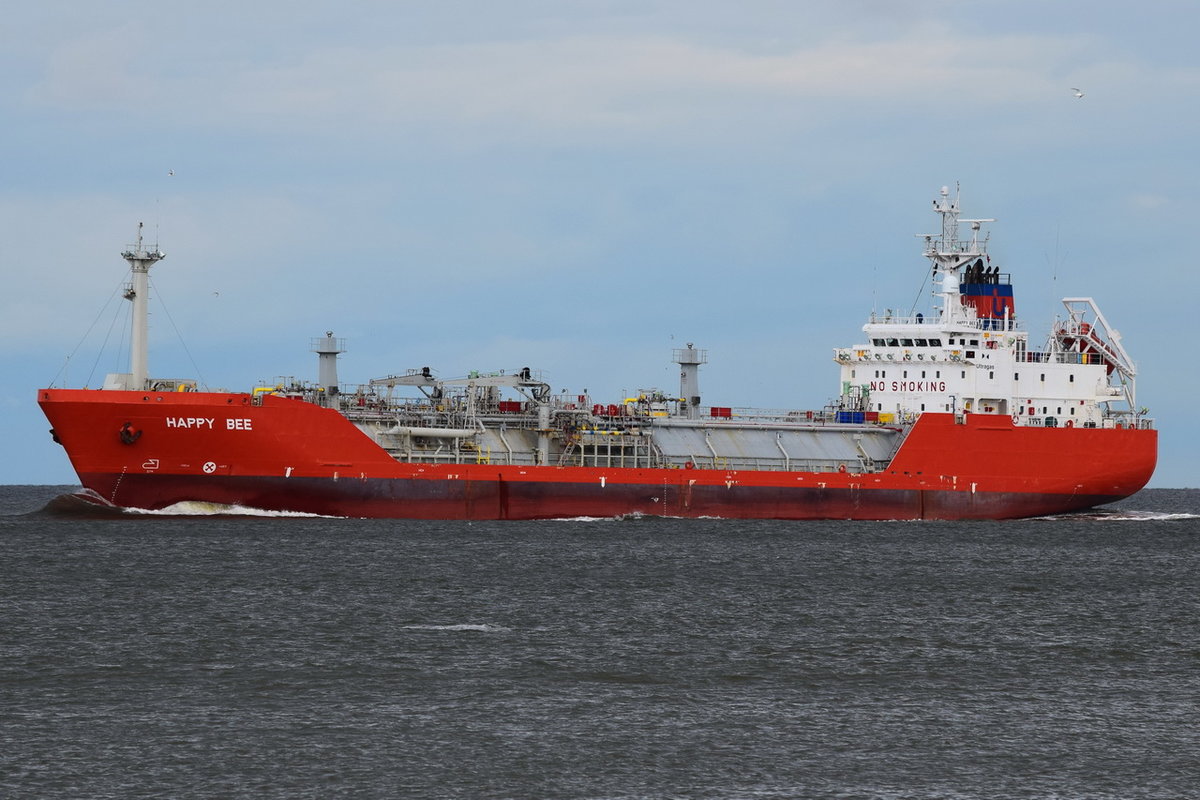 HAPPY BEE , LPG Tanker , IMO 9143506 , Baujahr 1997 , 114 × 16m , 14.09.2017 Cuxhaven