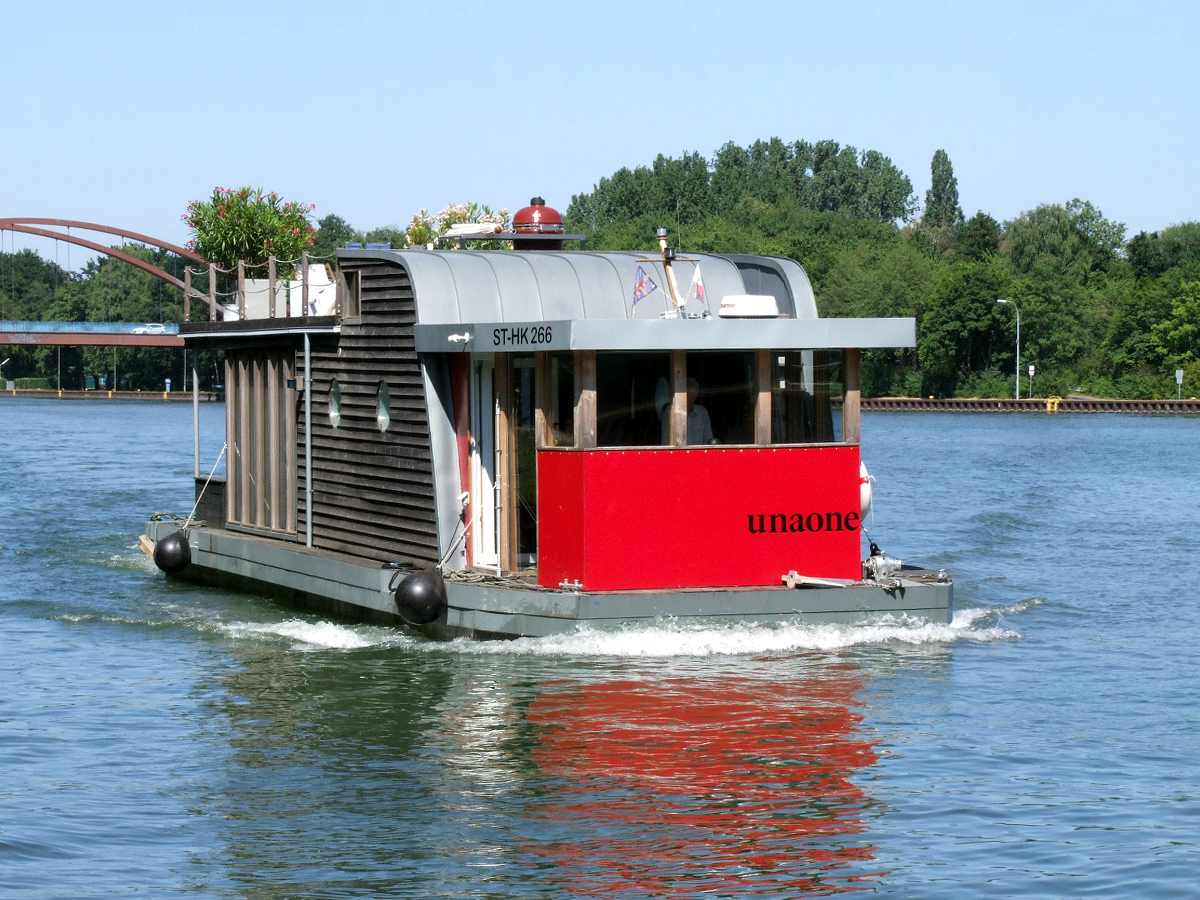 Hausboot Unaone ST-HK 266 am 28.06.2019 auf dem DEK am Dattelner-Meer.