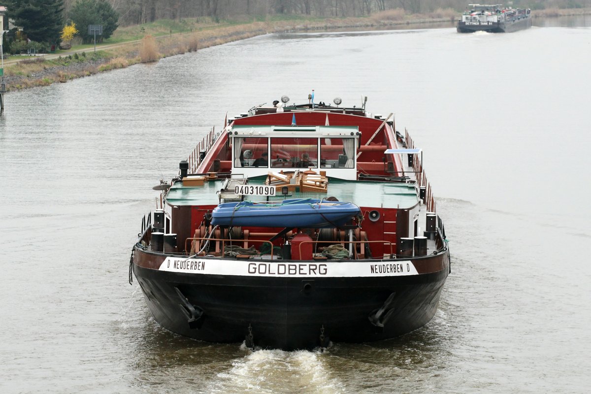 Heckansicht des GMS Goldberg (04031090) am 05.04.2016 im EHK bei Kader Schleuse mit Fahrtrichtung Westen.