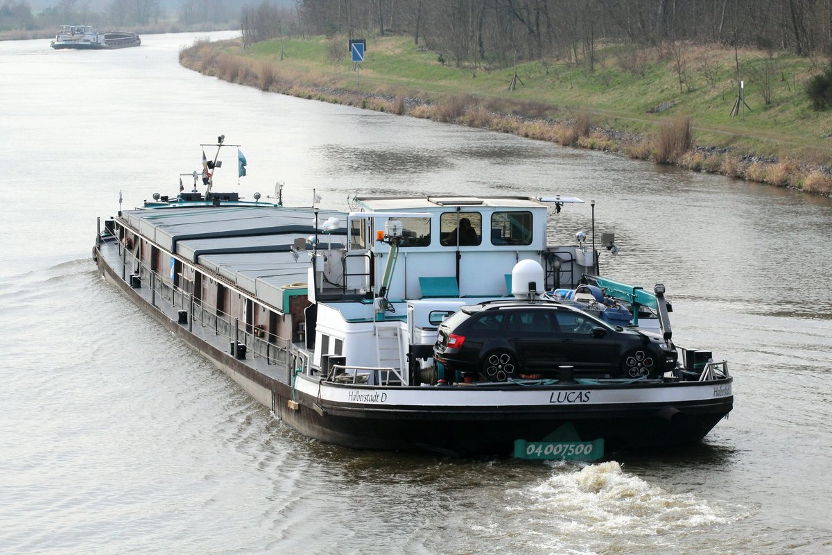 Heckansicht des GMS Lucas (04007500) am 05.04.2016 im EHK bei Kader Schleuse mit Fahrtrichtung Westen.