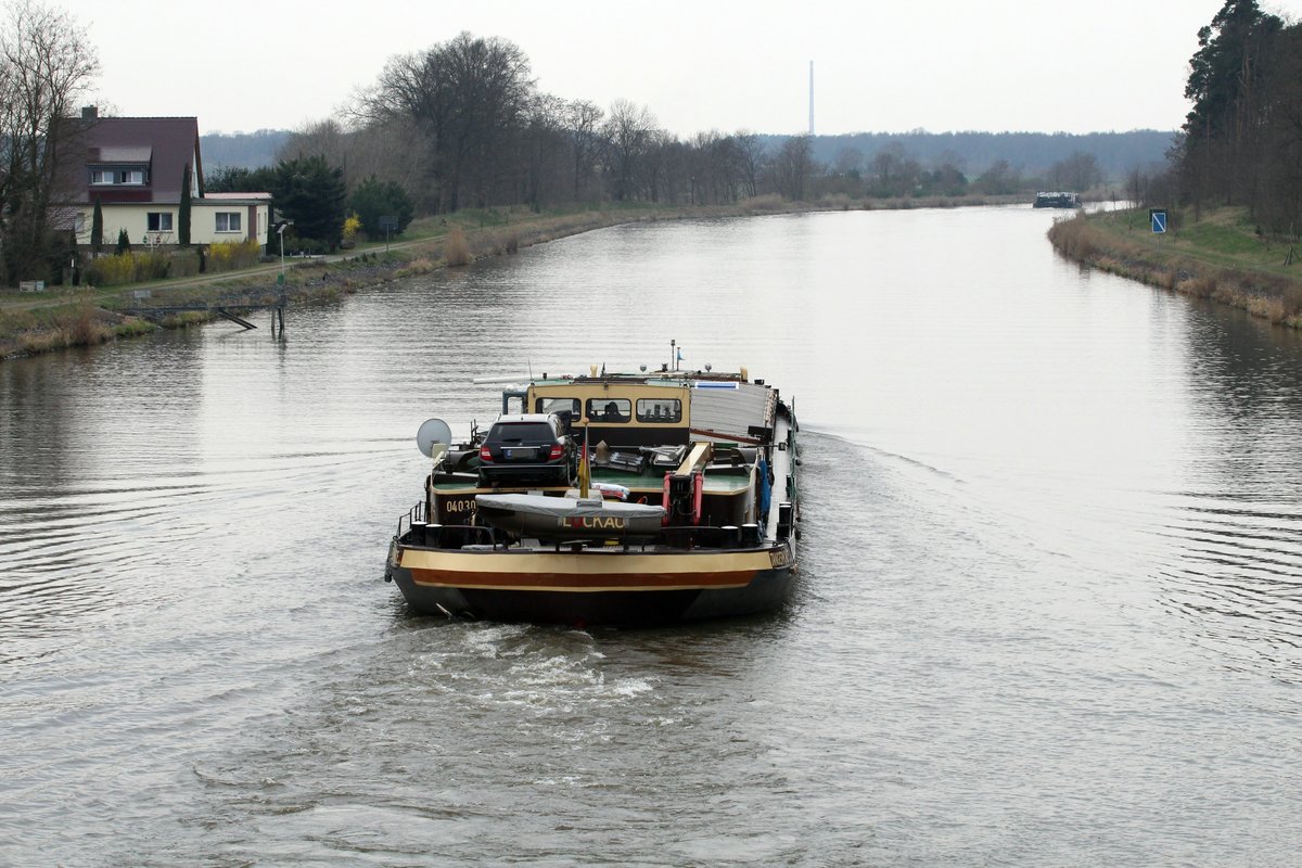 Heckansicht des GMS Luckau (04030540) am 05.04.2016 im EHK bei Kader Schleuse mit Fahrtrichtung Genthin.