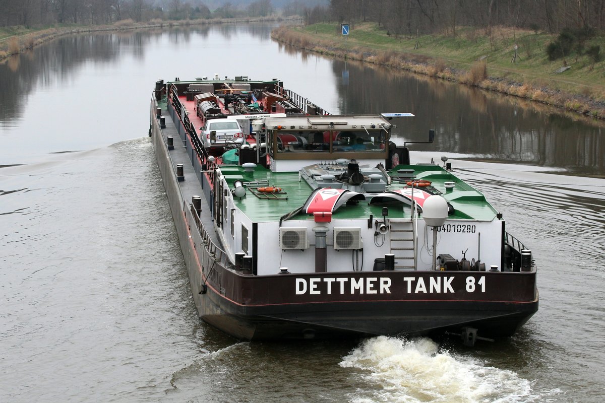 Heckansicht des TMS Dettmer Tank 81 (04010280) am 05.04.2016 im EHK bei Kader Schleuse.