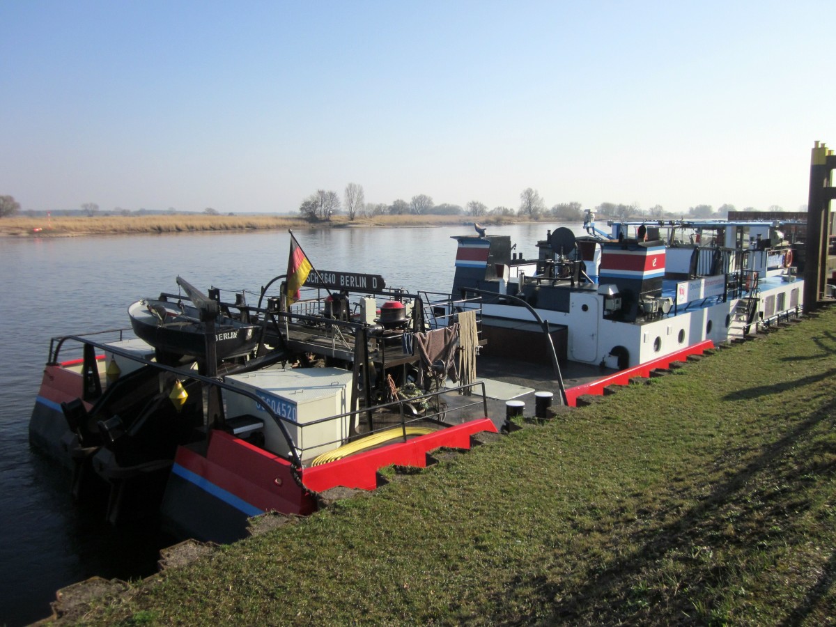 Heckansicht Schubboot Sch 2640 (05604520 , 28,56 x 10,02) am 13.03.2014 in Tangermünde (Elbe).