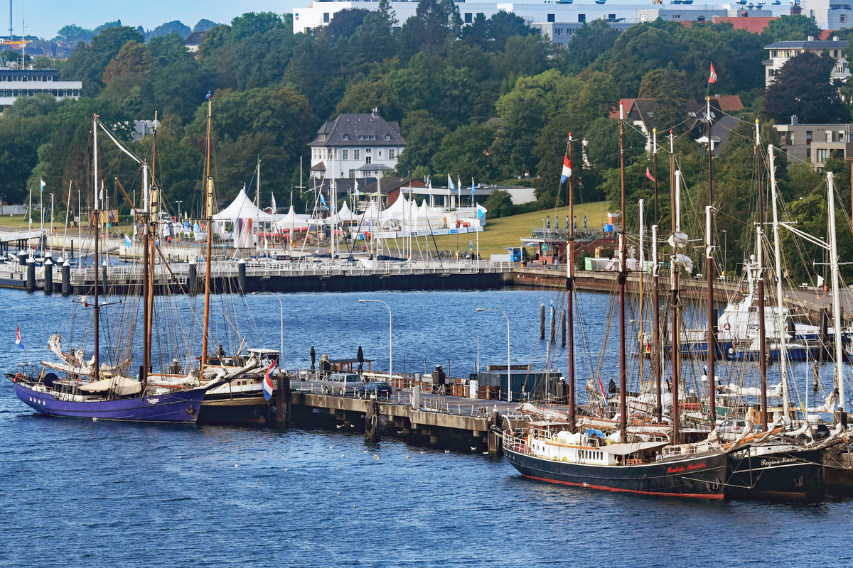 HENDRIKA BARTELDS und TWISTER am 23.08.2020 im Hafen von Kiel