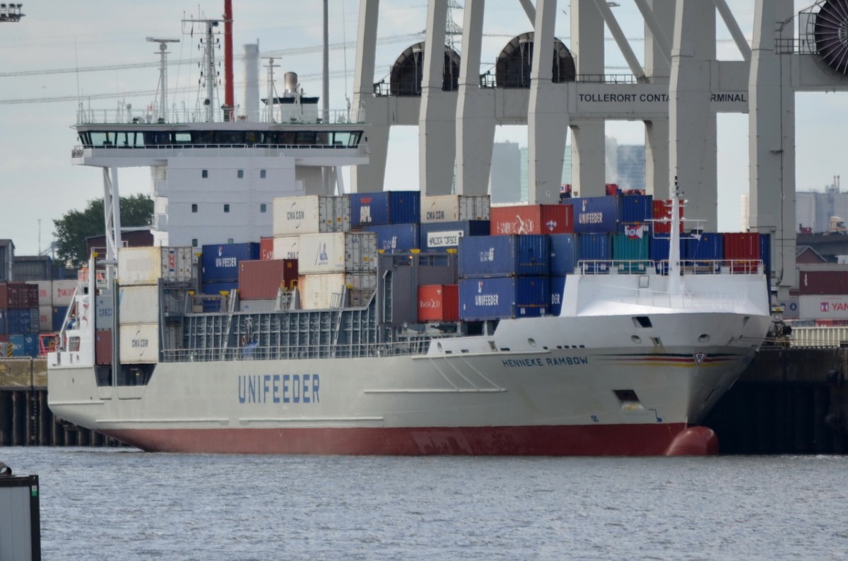 HENNEKE RAMBOW , Feederschiff , IMO  9354430 , Baujahr 2007 , 134 x 22 m , 868 TEU , Hamburger-Hafen 15.06.2015