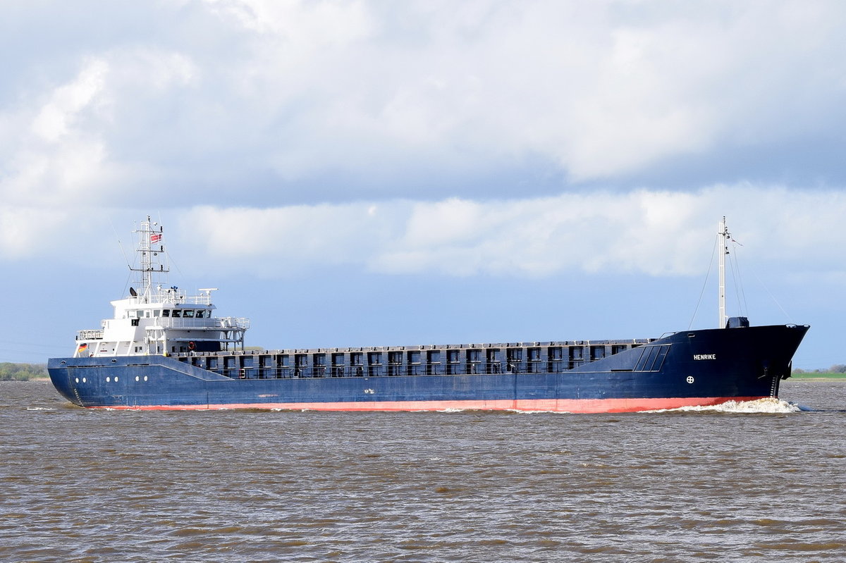 HENRIKE , General Cargo , IMO 9218222 , Baujahr 2000 , 90 x 13 m , 154 TEU , 15.04.2017 Grünendeich