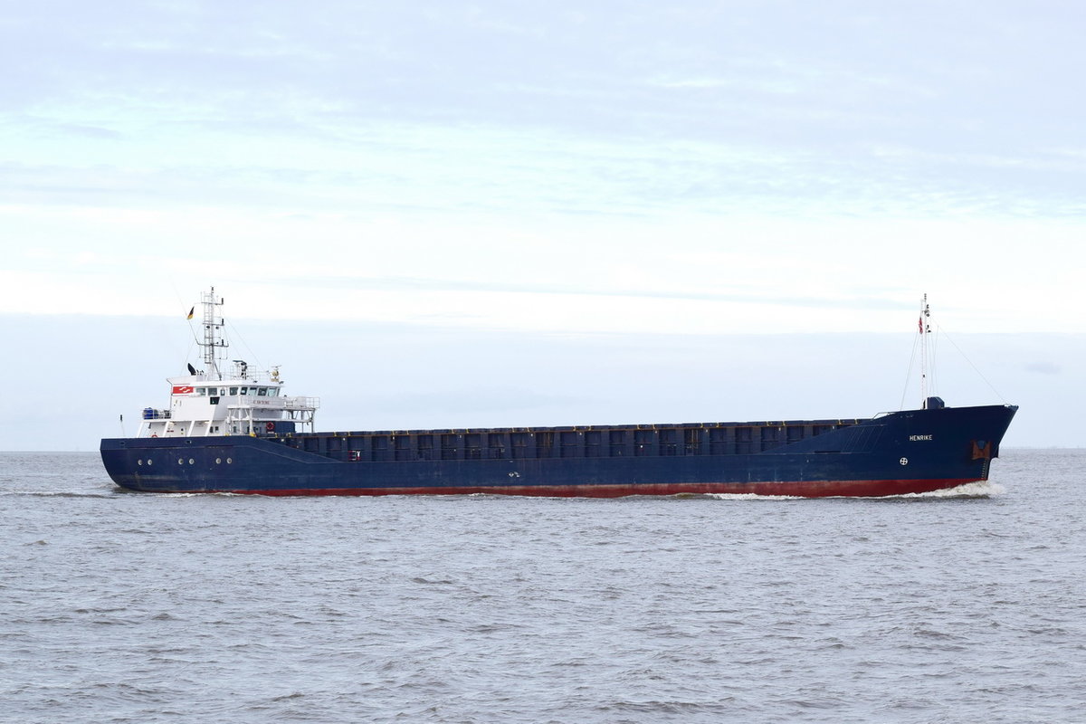 HENRIKE , General Cargo , IMO 9218222 , Baujahr 2000 , 89.99 x 12.5 m , 154 TEU , 19.03.2020 , Cuxhaven