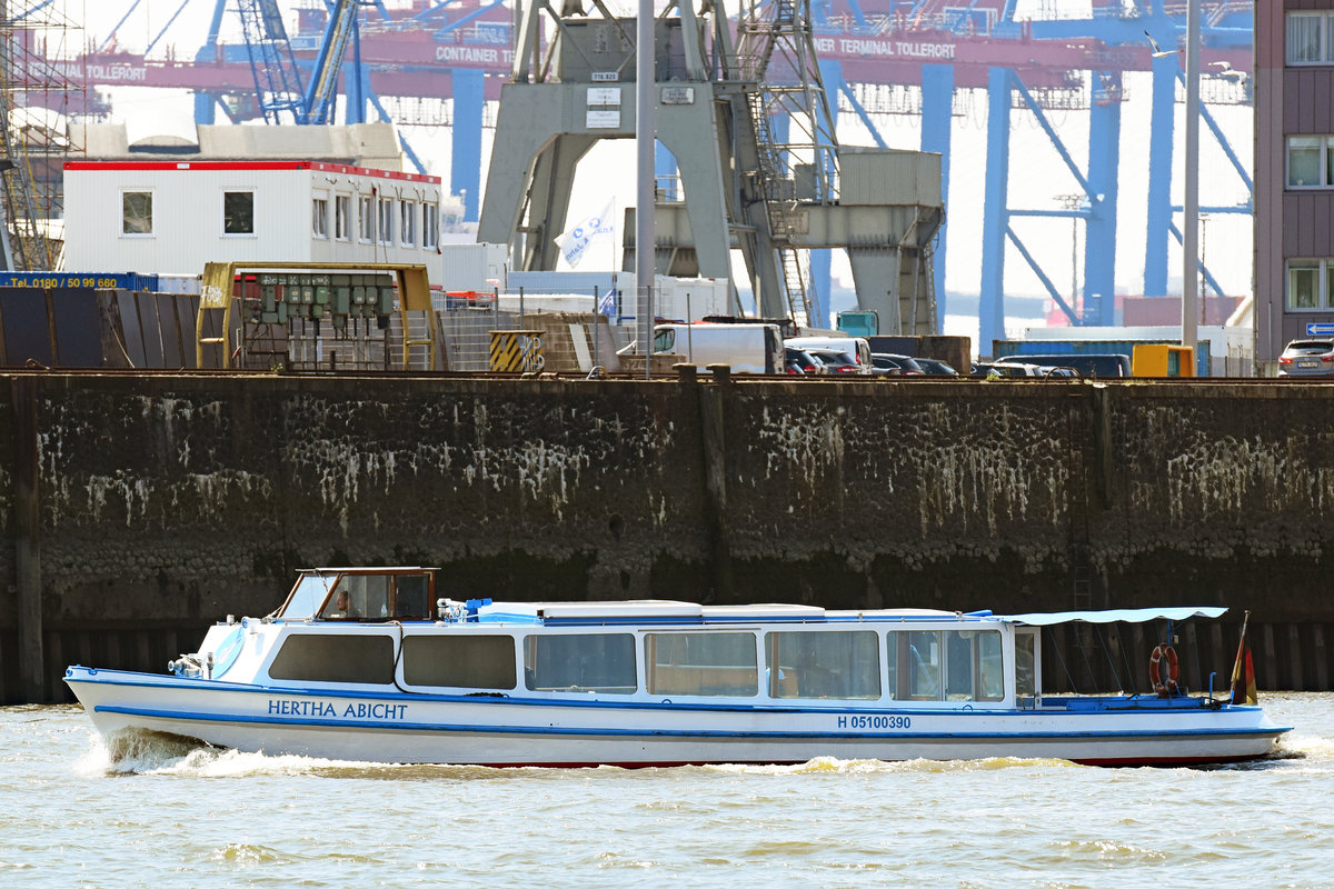 HERTHA ABICHT (ENI 05100390) am 26.05.2020 im Hafen von Hamburg. Reederei Rainer Abicht.