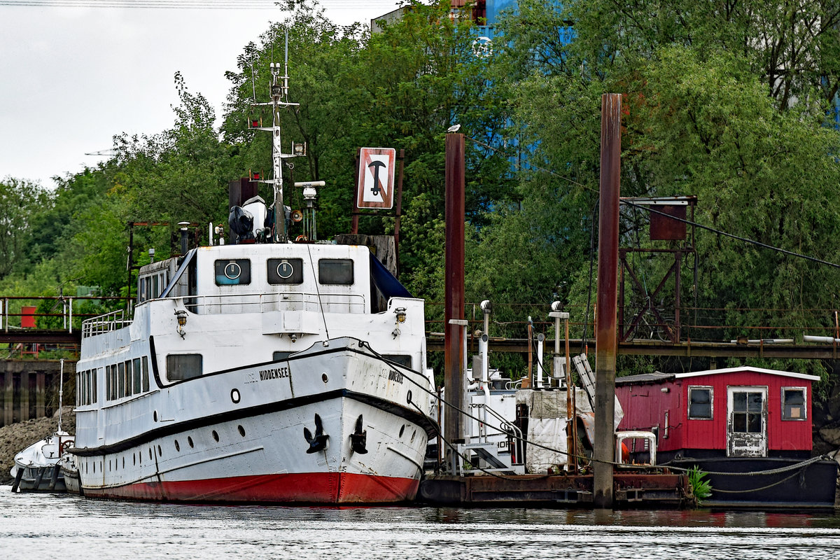 HIDDENSEE (IMO 8844086) am 27.05.2019 im Reiherstieg,Hamburg. Ex-Name: INSEL HIDDENSEE (1935-2008)