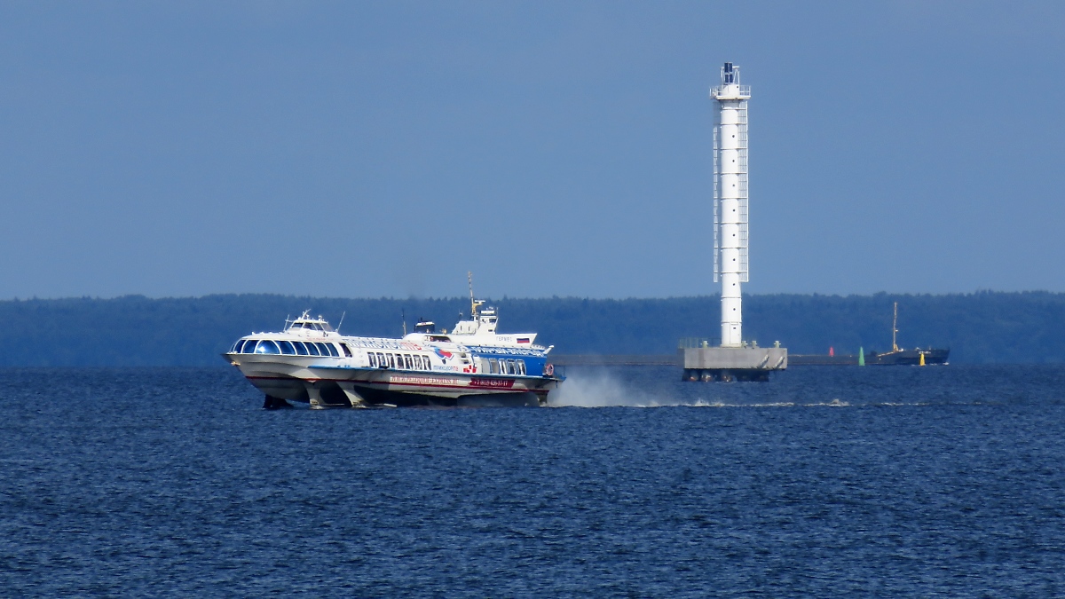 Hier kommt die Auflösung der (Scherz)Frage, die гермес (Hermes) hat sich von ihrem  Mast  fortbewegt, und trägt stattdessen für einen Moment einen zusätzlichen Schornstein , 20.8.17