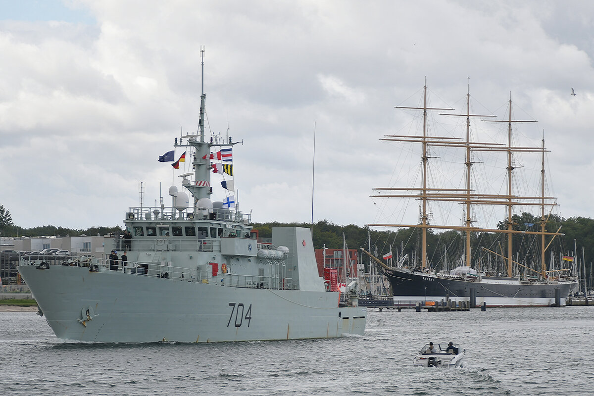 HMCS Shawiningan MM704. Das Schiff ist Teil der Standing NATO Mine Countermeasures Group 1, abgekürzt SNMCMG 1