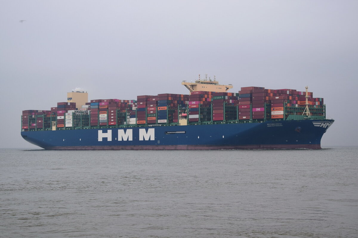 HMM ROTTERDAM , Containerschiff , IMO 9868338 , 400 x 61.5 m , Baujahr 2020 , 23792 TEU , 10.11.2021 , Cuxhaven