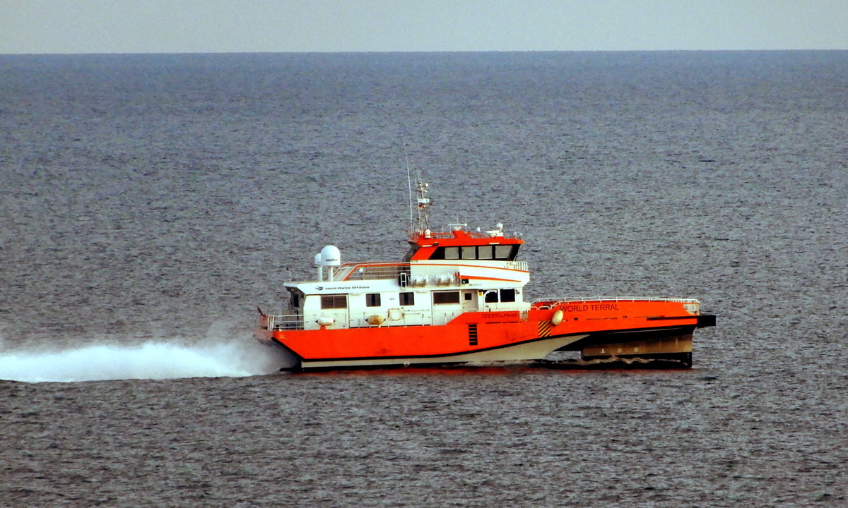 Hochgeschwindigkeitsfähre WORLD TERRAL am 06.10.20 vor Sassnitz.