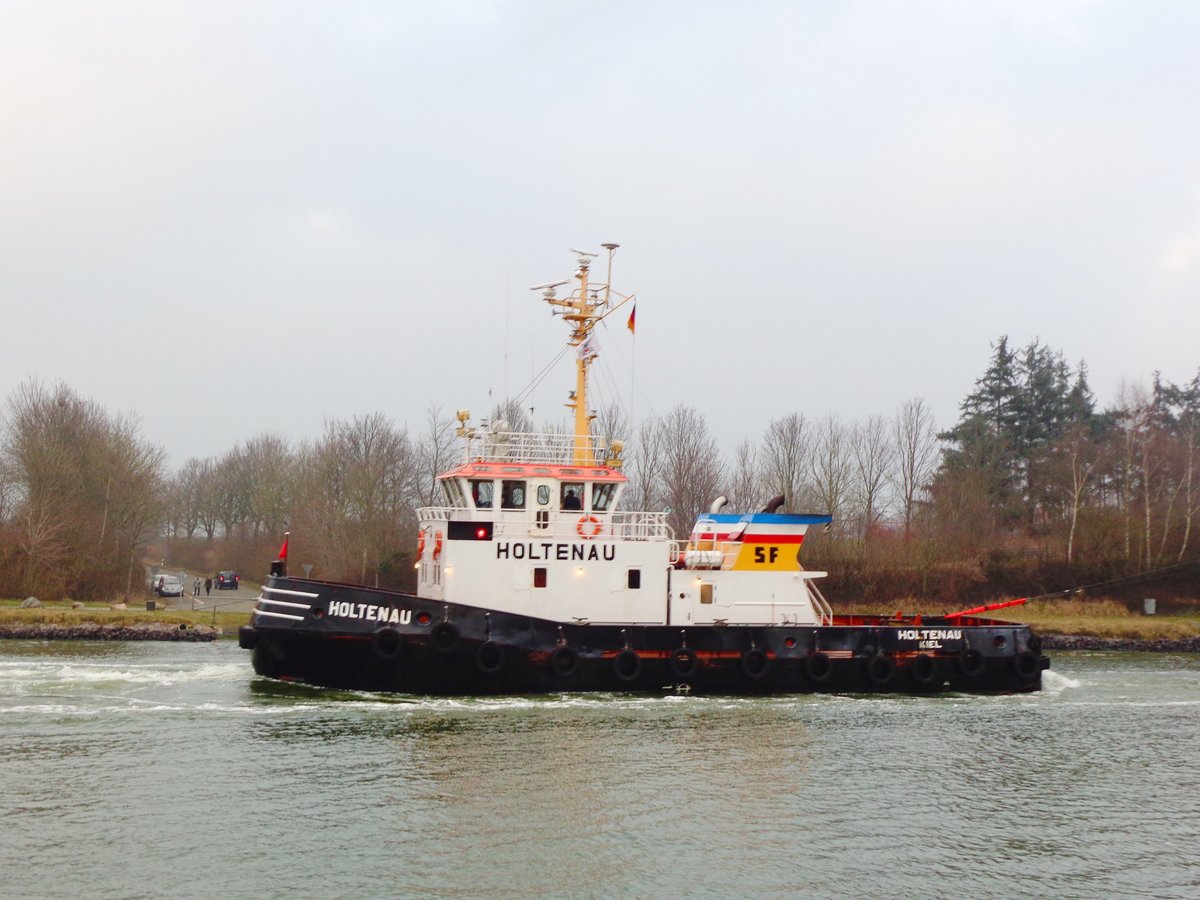 HOLTENAU - IMO 8200321 - 1982 bei J Oelkers in Hamburg gebaut-1980 PS - 28 To. Pfahlzug-
am31.01.2017 in Kl.Königsförde