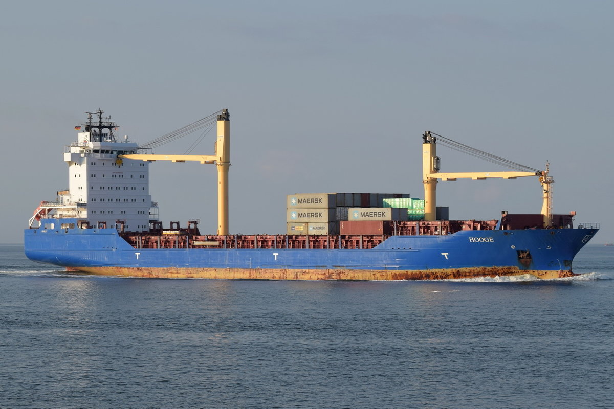 HOOGE , Feederschiff , IMO 9301122 , Baujahr 2006 , 160.82m × 25.52m , 1368 TEU ,  am 05.09.2018 bei der Alten Liebe Cuxhaven 