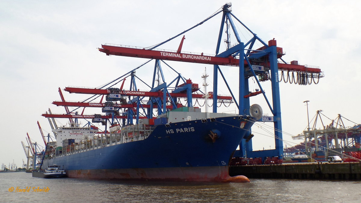 HS PARIS (IMO 9526502) am 23.5.2017, Hamburg, Elbe, Stromliegeplatz Athabaskahöft /
Containerschiff / GT 75.015 / Lüa 299,95 m, B 40 m, Tg 14,5 m / 1 Diesel, Wärtsilä-Sulzer RTA96-C, 54.946 kW (74.727 PS), 25,6 kn TEU 6.552, davon 700 Reefer / Gebaut 2012 bei Jiangsu Rongsheng Schiffbau, China  / Eigner: Hanse Treuhand / Flagge: Liberia
