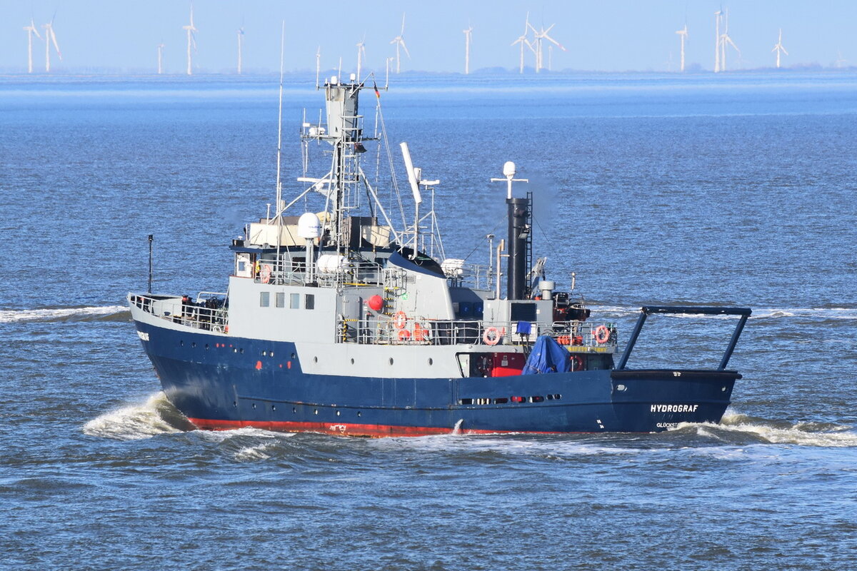 HYDROGRAf , Crew Boot , IMO 6724440 , 38.79 x 7.83 m , Baujahr 1967 , Cuxhaven , 18.04.2022