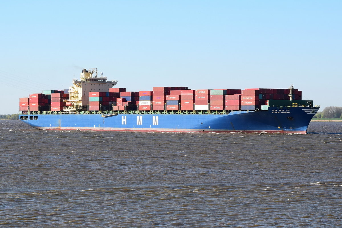HYUNDAI INTEGRAL , Containerschiff , IMO 9347592 , Baujahr 2008 , 294.12 × 32m , 4728 TEU , 22.04.2019 , Grünendeich