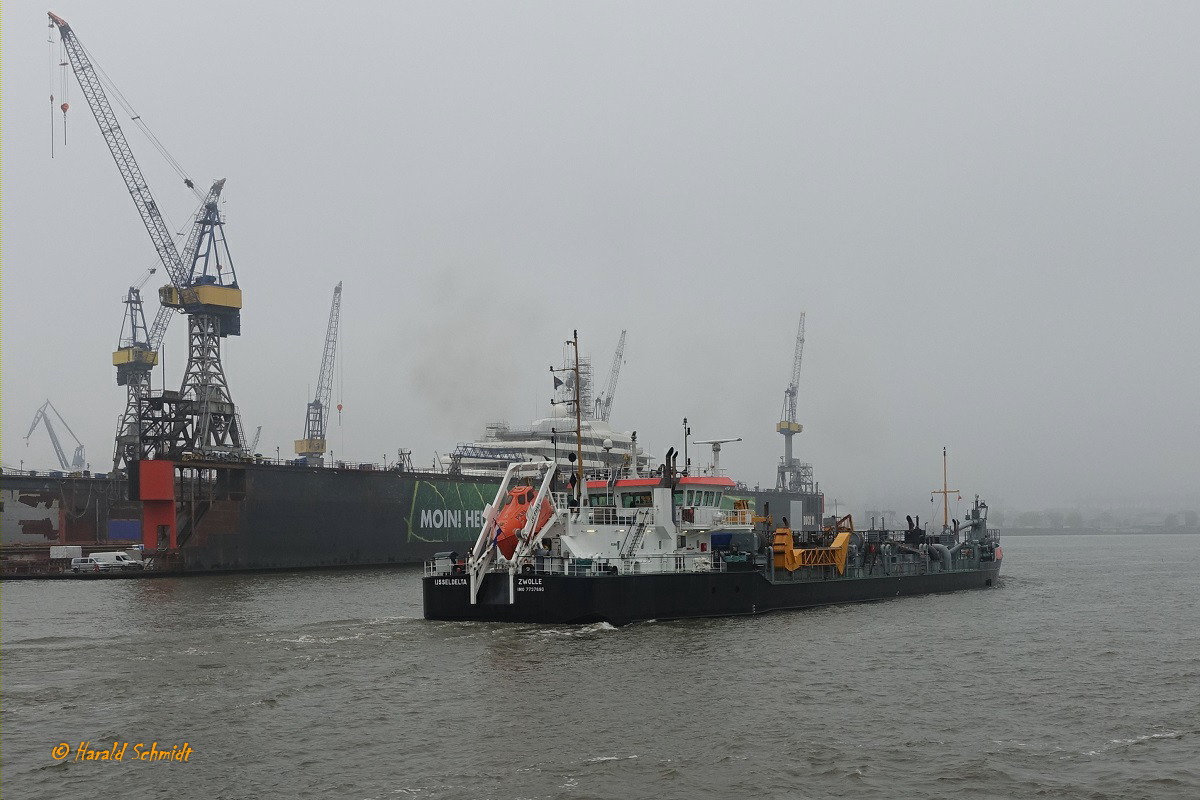 IJSSELDELTA (IMO 7737690) am 11.11.2020, Hamburg, Elbe Höhe St. Pauli /

Laderaumsaugbagger / Lüa. 76,8m, B 12,25m, Tg. 3,54m / 16550kW, 10 kn / 1978 bei Scheepswerft De Kaap, Meppel, Niederlande / 

