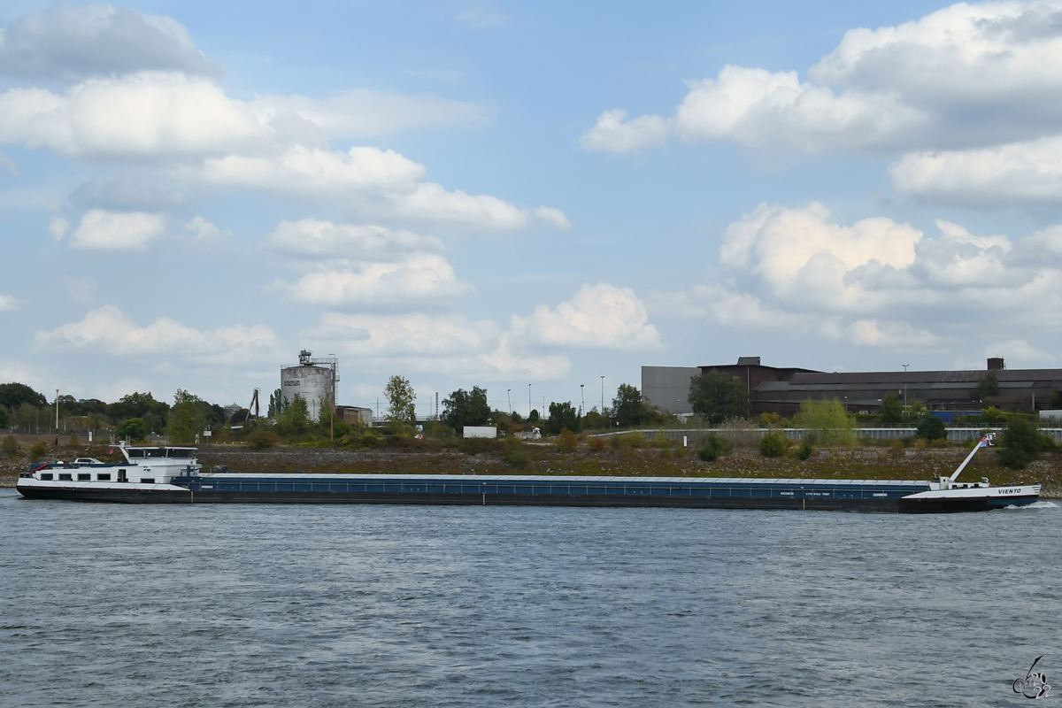 Im August 2022 konnte ich das Gütermotorschiff VIENTO (ENI:02338635) auf dem Rhein bei Duisburg ablichten.