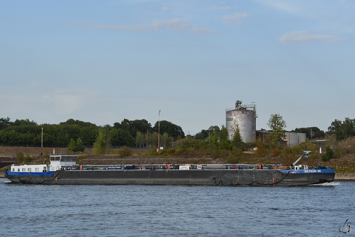 Im August 2022 war das Tankmotoschiff EILTANK 68 (ENI: 04808560) auf dem Rhein bei Duisburg zu sehen.